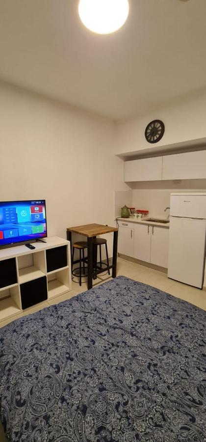 兹奇隆亚科夫דירת חדר יפה ונעימה באיזור פסטורלי ושקט公寓 外观 照片